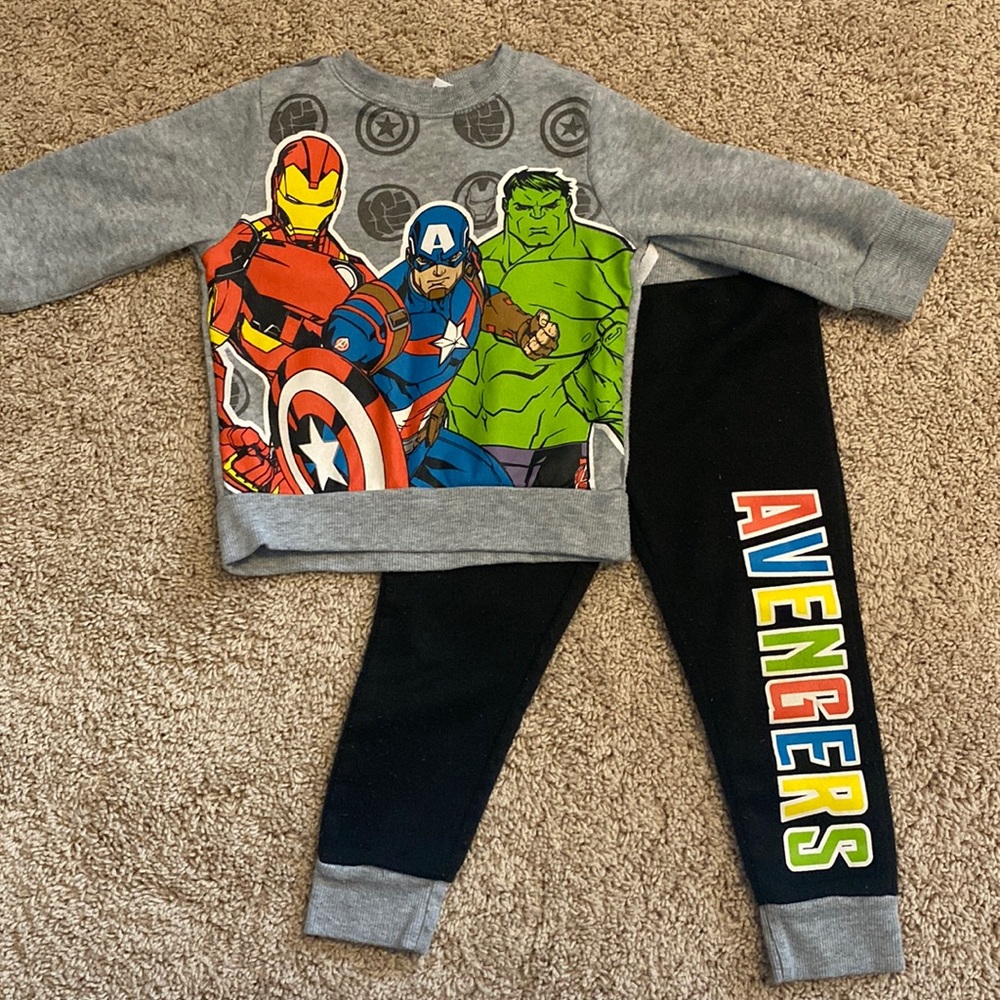 Marvel brand 2T sweat outfit